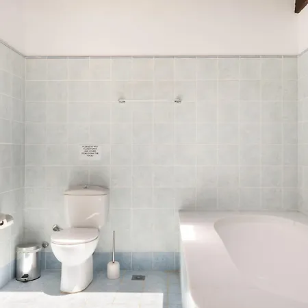 בית נופש Agios Sostis Dove House *